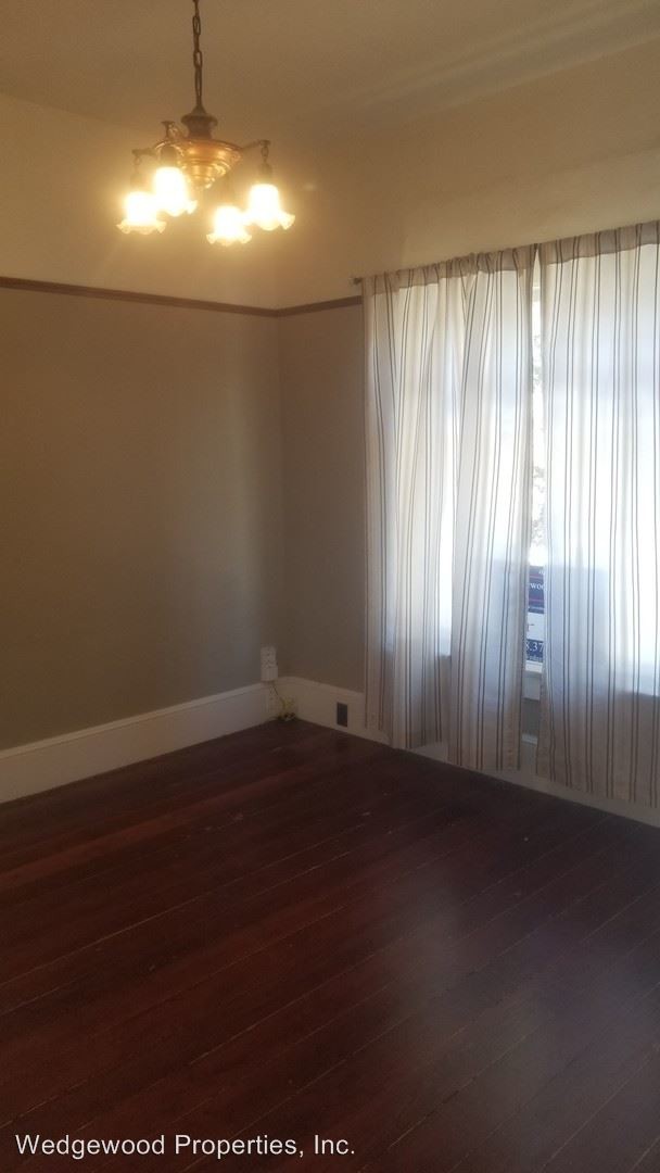 Building Photo - 2 br, 1 bath House - 682 E. Julian Street