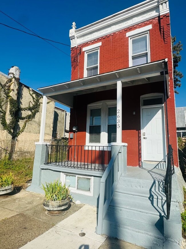 Building Photo - 2635 Roberts Ave