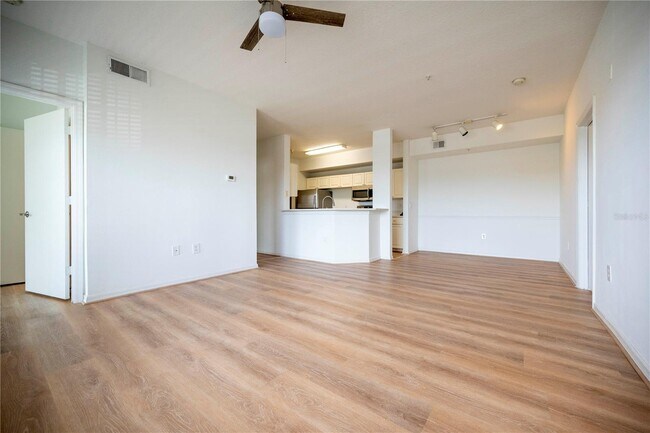 Building Photo - 5554 Metrowest Blvd