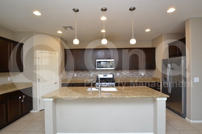 Building Photo - 12039 W Briles Rd