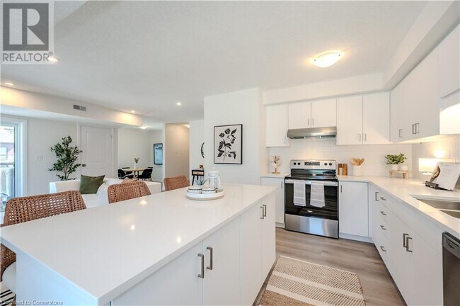 Building Photo - 81 REVERIE Wy