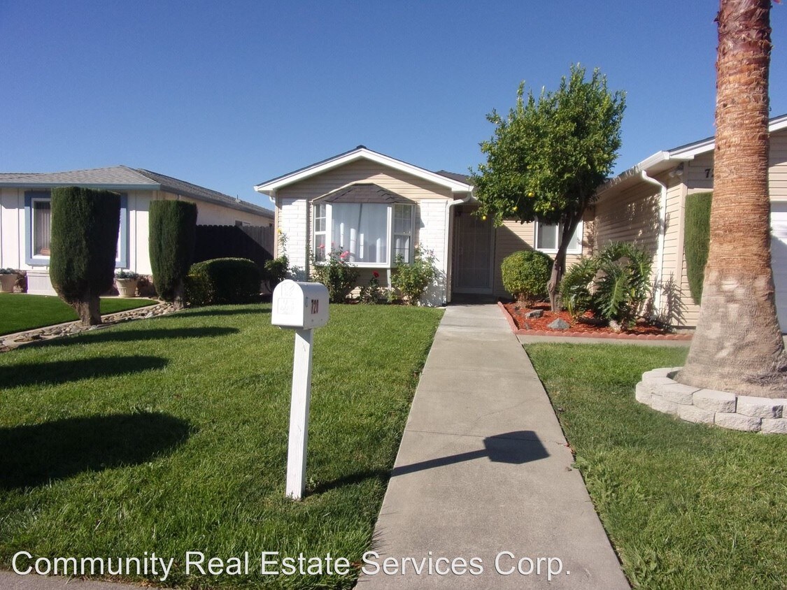 Foto principal - 720 Village Dr