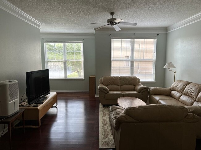 Foto del edificio - 10435 Mid Town Pkwy