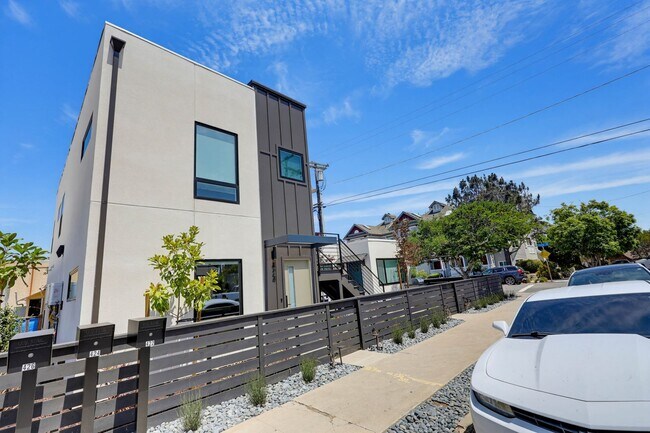 Foto del edificio - 426-426 Arbor Dr
