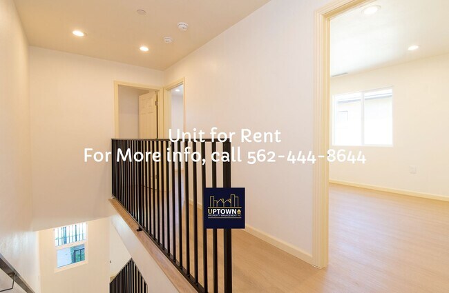 Foto del edificio - Townhome - 3 Bedrooms-2.5 Baths - Los Angeles