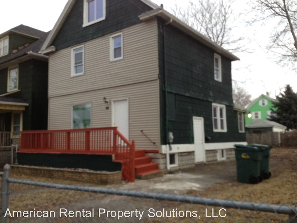Primary Photo - 68 Winterroth St