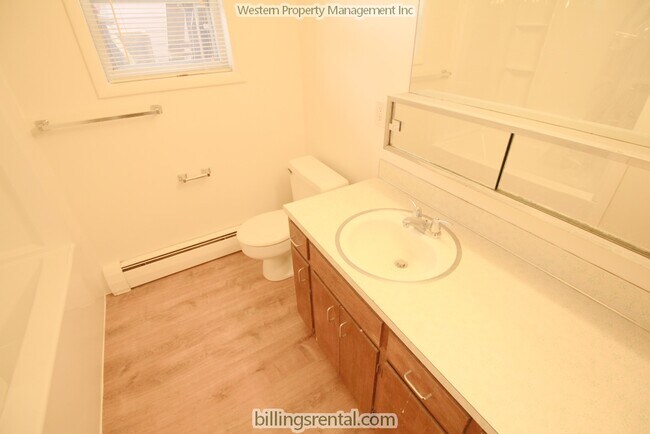 Baño - 2316 Alderson Ave
