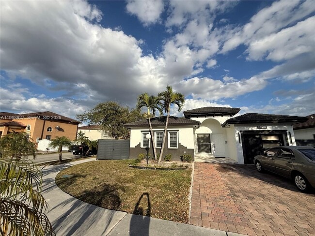 Building Photo - 1877 SW 155th Ave