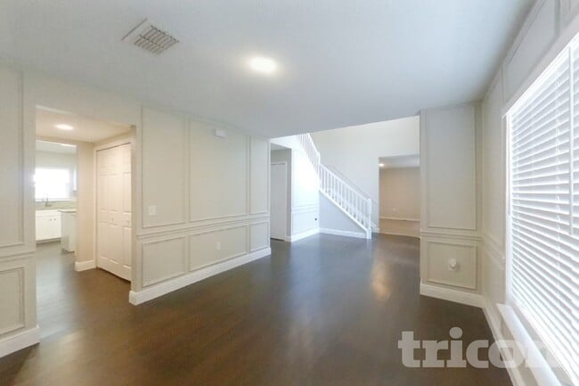 Building Photo - 1730 Sunset Ridge Dr