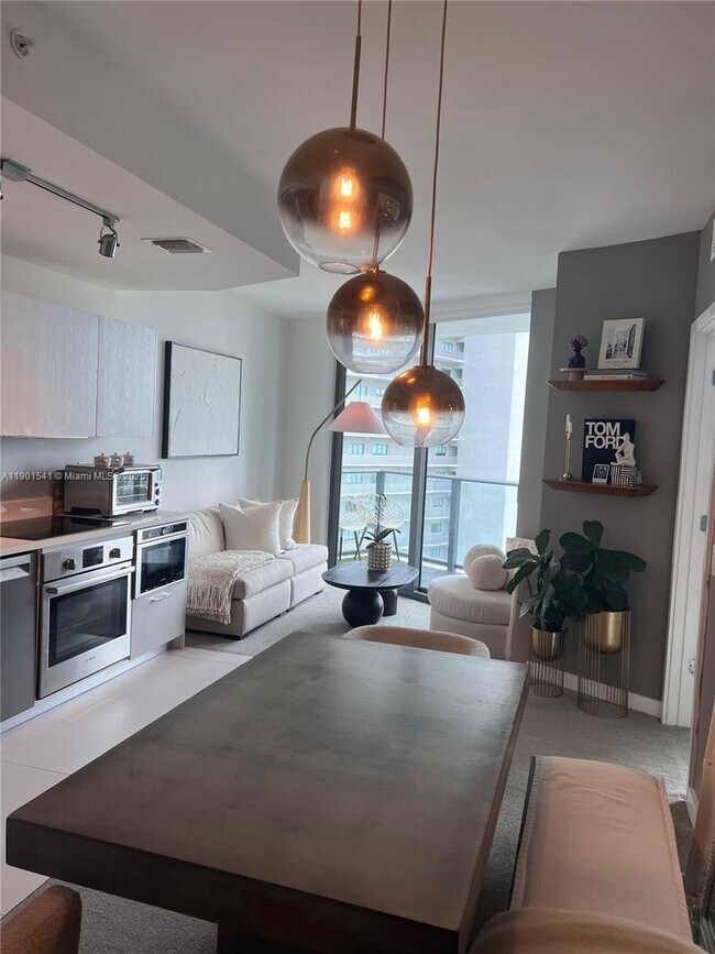 Foto del edificio - 501 NE 31st St