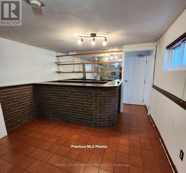 Building Photo - 2675 Sherhill Dr