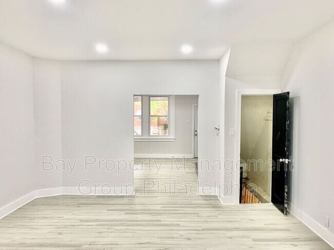 Building Photo - 2041 Church Ln