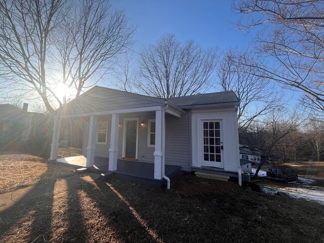 Building Photo - Beautifully remodeled home close to Va Bap...