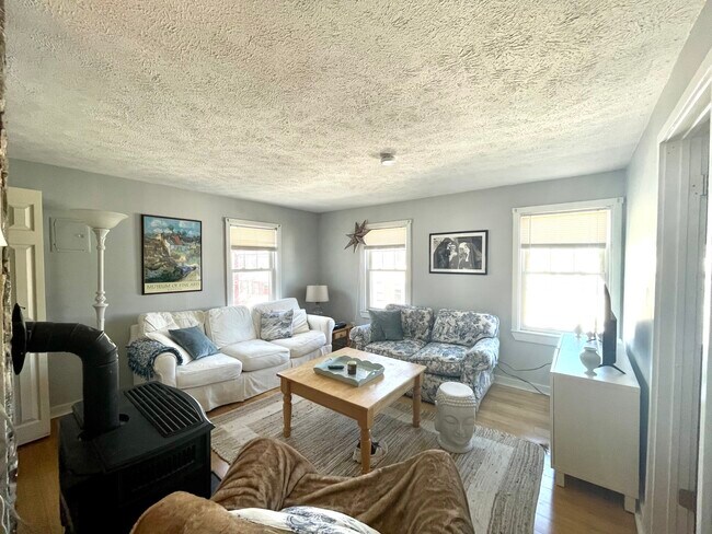 Foto del edificio - 523 E 3rd St