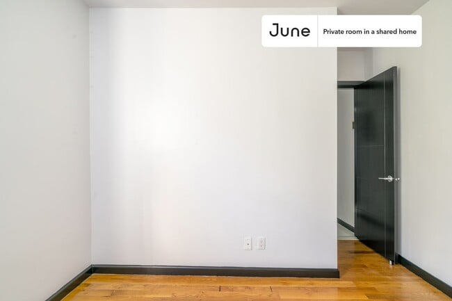Foto del edificio - Room in Shared 3 bed/2 bath home