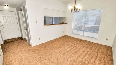 Building Photo - 10102 Waterstone Dr