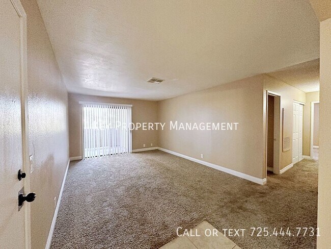 Foto del edificio - 2 BED 2 BATH CONDO IN GATED COMMUNITY IN D...