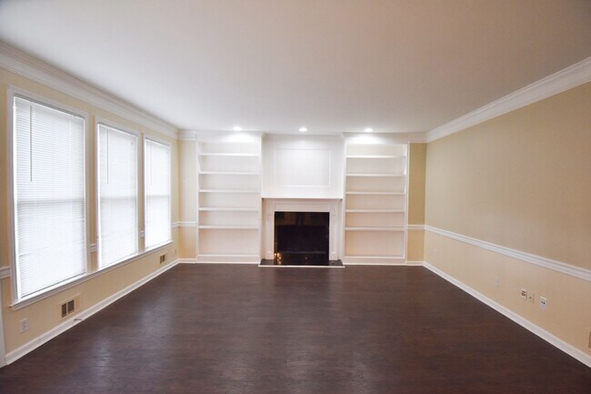 Foto del edificio - 585 Stonebriar Way SW