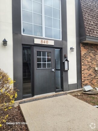Building Photo - 840 Trace Dr