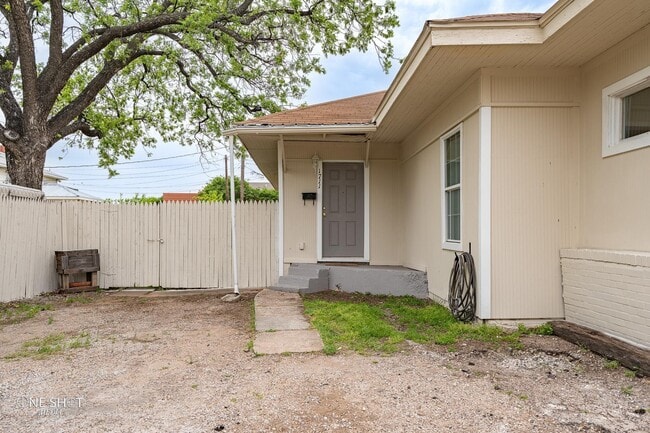 Building Photo - 1711 N 3rd St