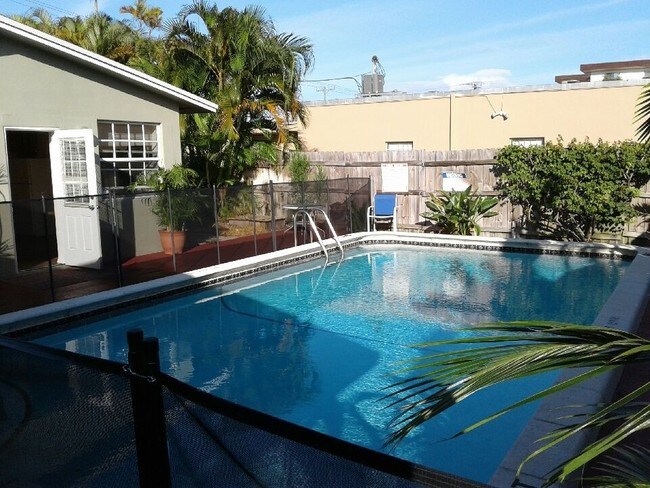 Foto del edificio - 125-133 NW 25th St