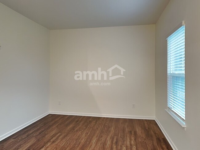 Foto del edificio - 657 Hamilton Park Drive