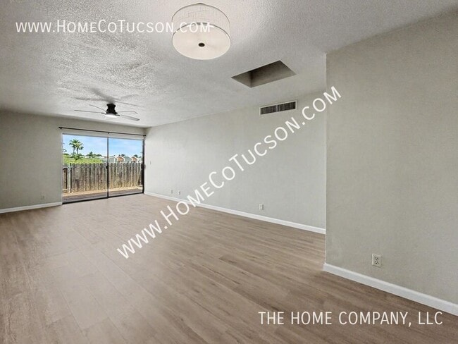Building Photo - 5108 N Avenida Primera