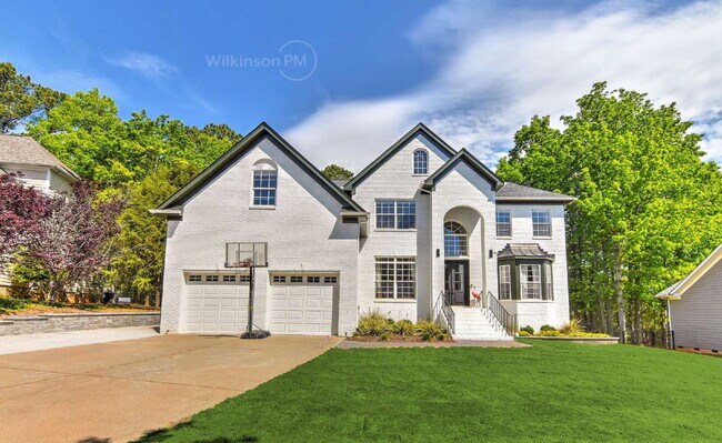 Foto del edificio - The Finest Furnished Upscale Executive Home, an Exquisite Luxury Rental, in Tega Cay for the Disc...