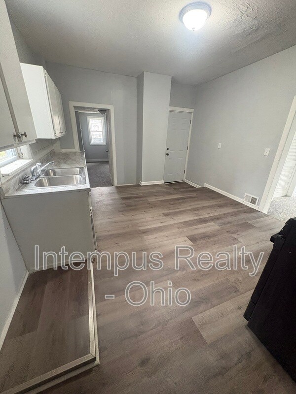 Foto del edificio - 7315 Guthrie Ave