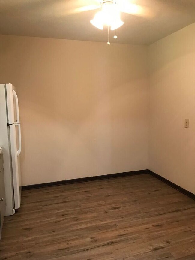 Building Photo - 2 Bedroom Duplex- 42nd st NW- Plain TWP
