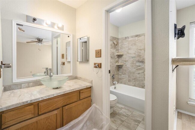 Building Photo - 18511 Egret Bay Blvd