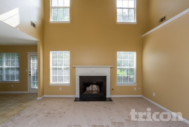 Building Photo - 1420 Spring Hill Run