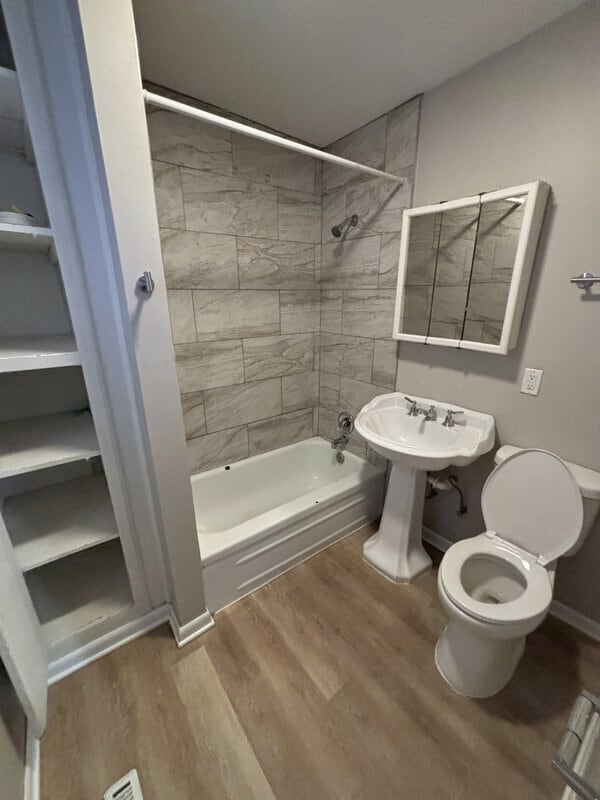 Building Photo - 911 Washington