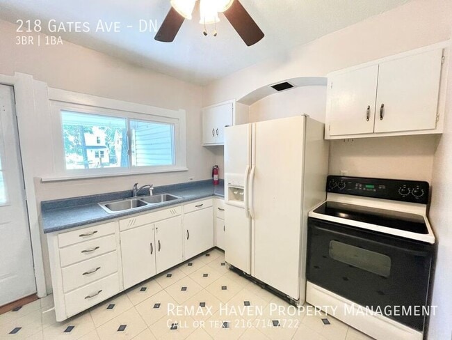 Building Photo - 218 Gates Ave