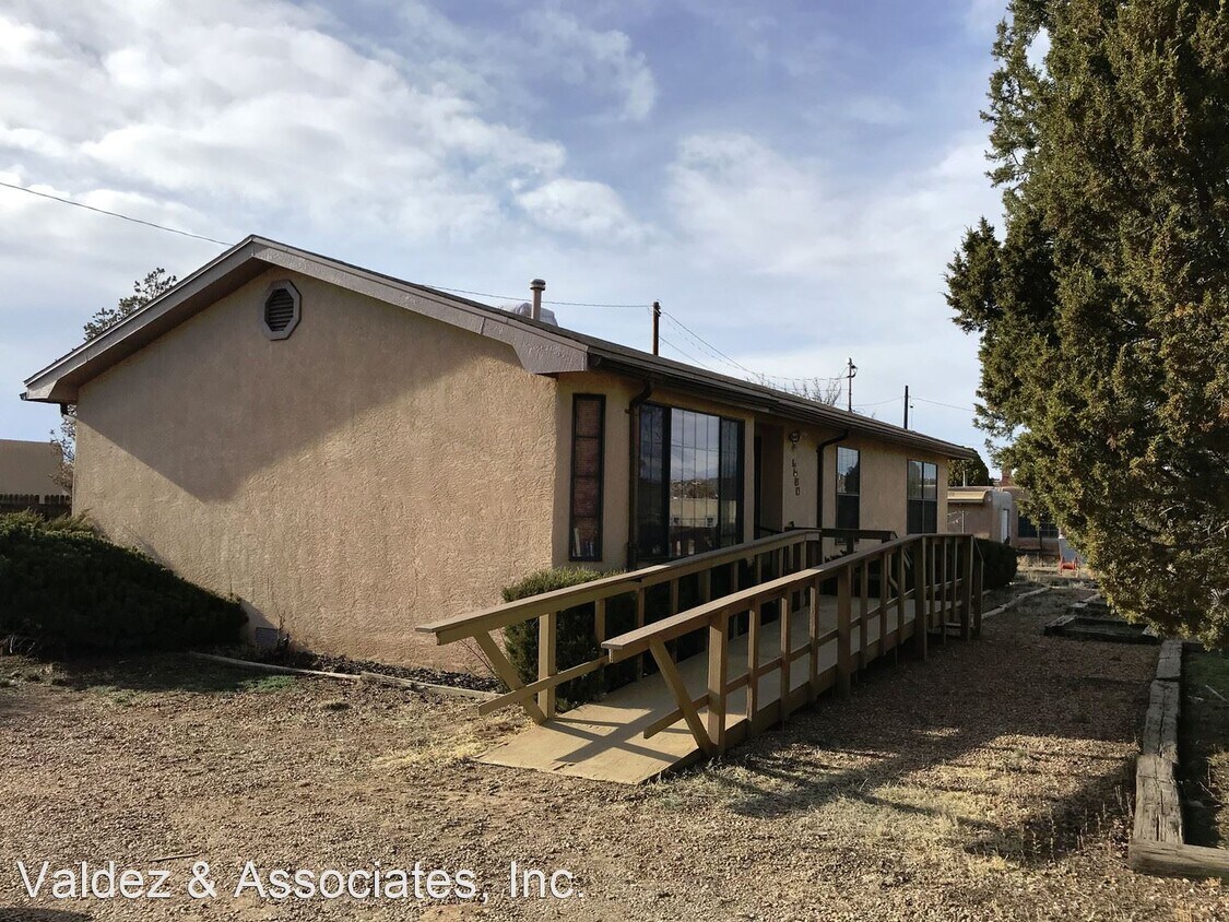Primary Photo - 2 br, 2 bath House - 2430 Agua Fria Street