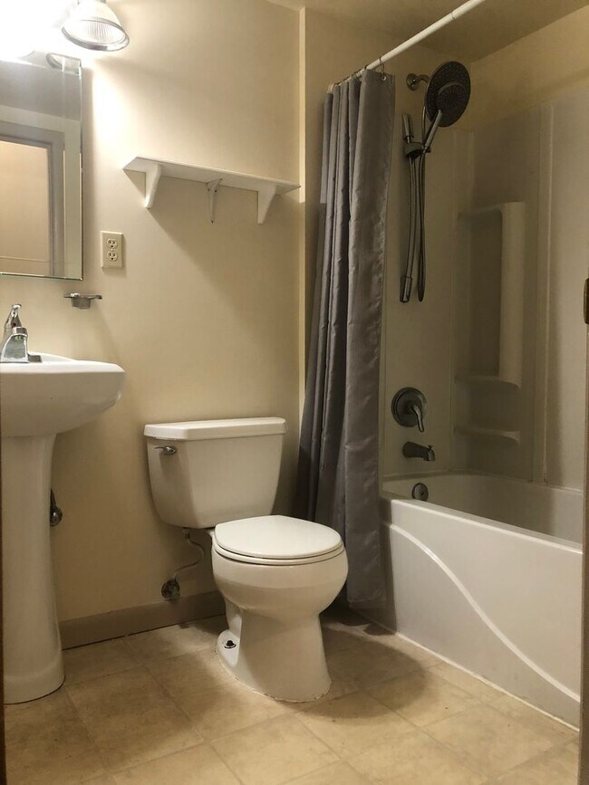 Foto del edificio - Tillicum 306