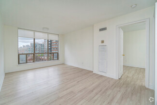 Building Photo - 40 Scollard St