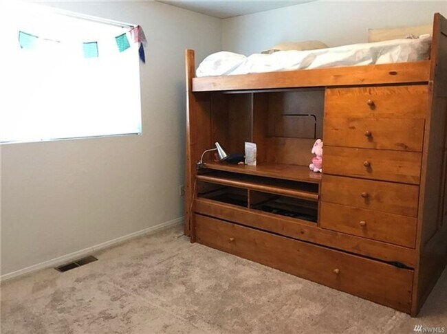 Foto del edificio - 2924/2926 Moore St