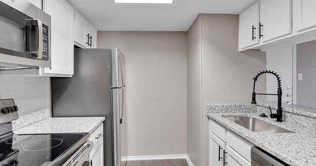 Foto del edificio - Westmount at River Park Apartments