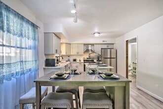 Building Photo - 6834 Woodmeadow Dr