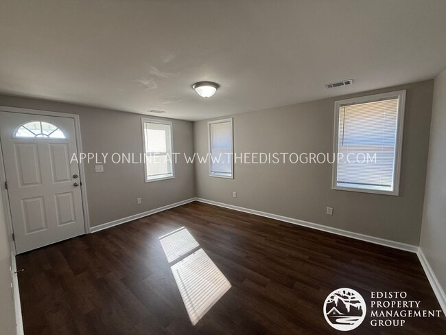 Foto del edificio - Updated 3BR Home with Large Yard