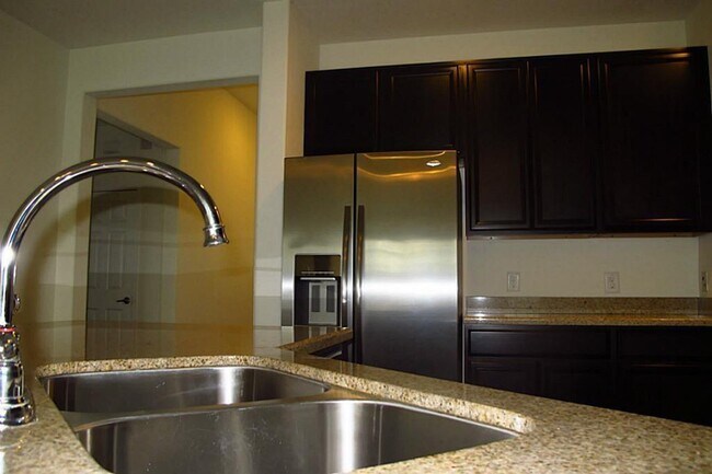 Building Photo - 9318 Water Edge Point Ln