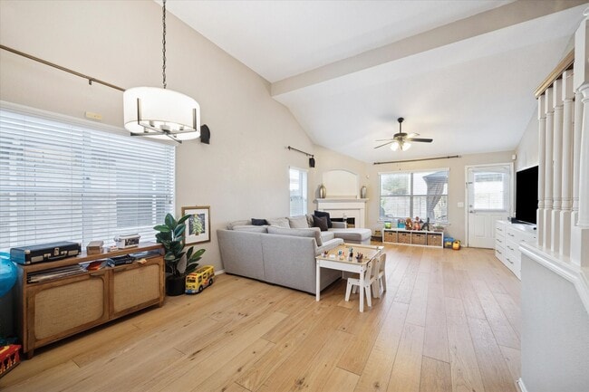 Foto del edificio - 5802 Spring Sunrise Dr