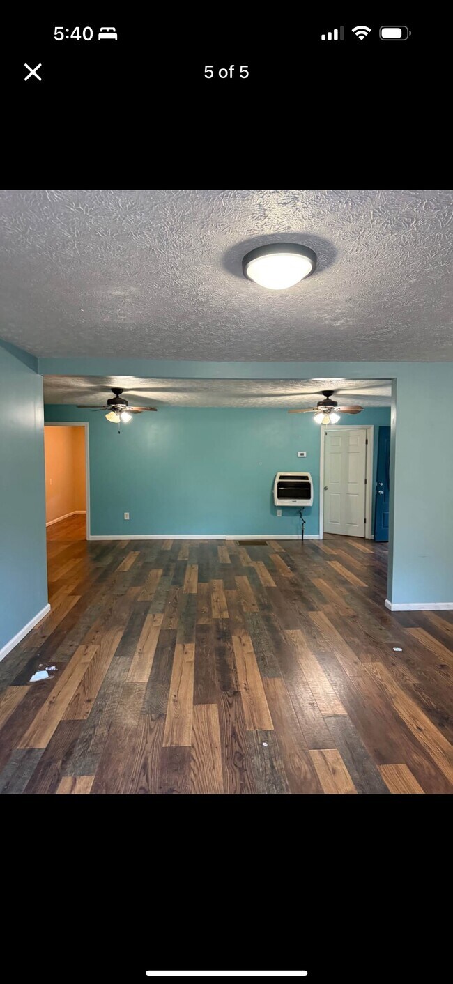 Foto del edificio - 976 Grapevine Rd