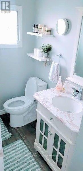 Building Photo - 8 Roscoe Rd