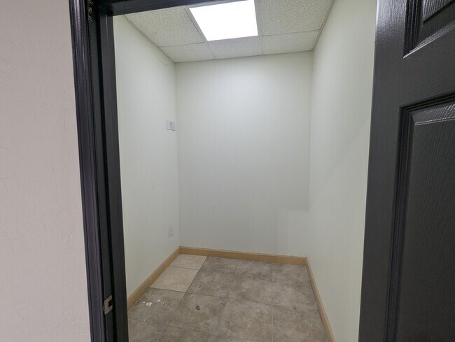 Building Photo - Cottage Hill