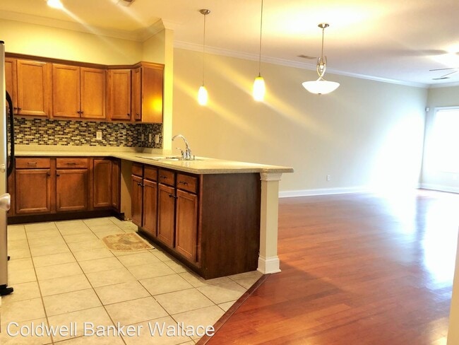 Building Photo - 3 br, 2 bath House - 6938 Pemmbrooke Shire...