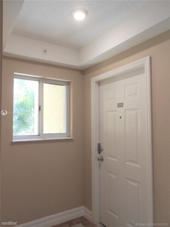 Building Photo - 1 br, 1.5 bath  - 1918 Brickell Ave