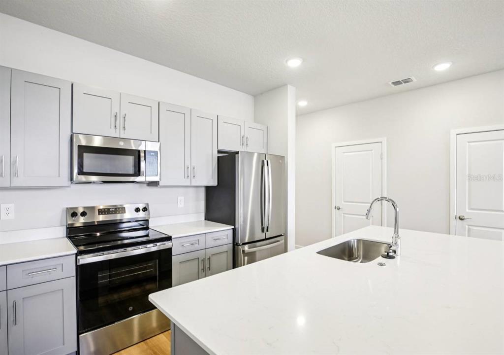 Building Photo - 9106 93RD Run