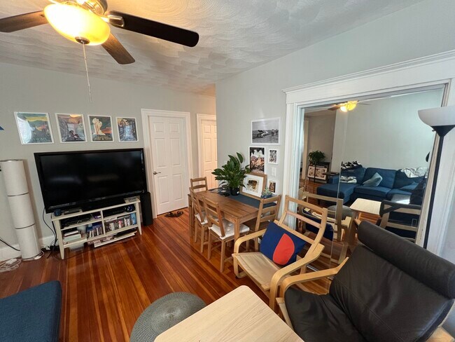 Foto del edificio - 305 Highland Ave